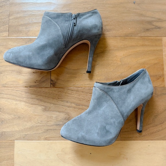Antonio Melani Women’s Gray Ankle Boots, Size 9.5, Great Condition! - Picture 2 of 5